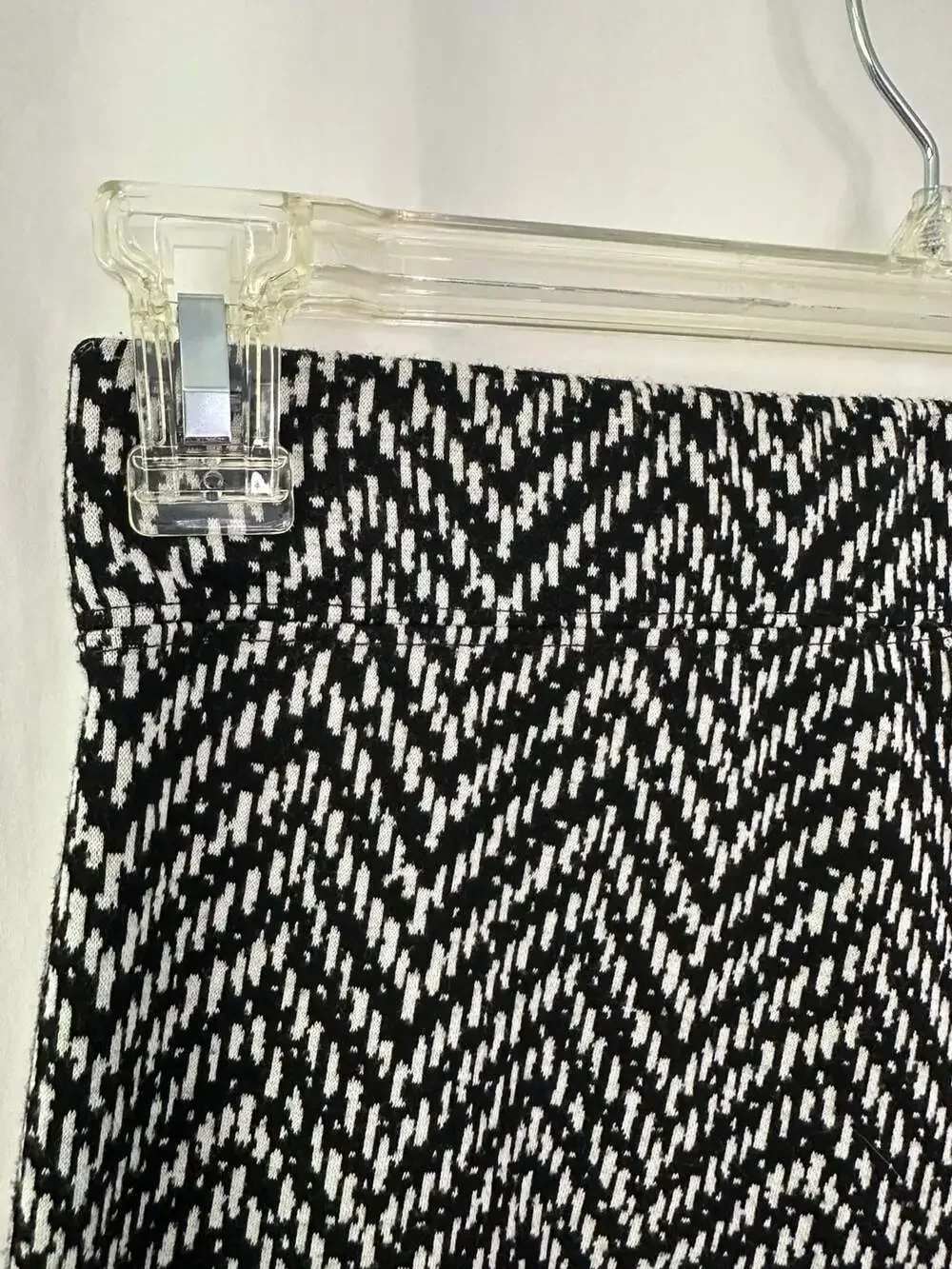 BCBG Generation Womens Pants Black and White Chevron Knit Pull-On Pants Medium - Picture 6 of 13